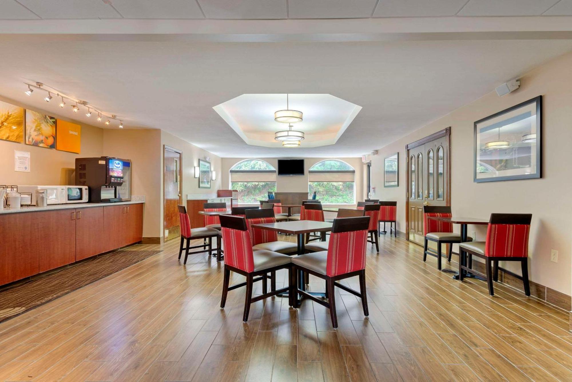 Comfort Inn & Suites Wilkes Barre - Arena Esterno foto